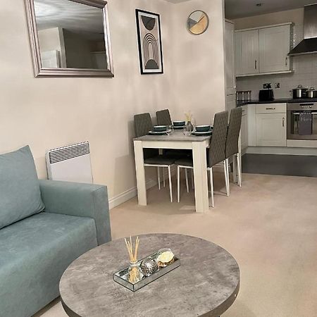 Stylish Luxe Apartment Harlow Dış mekan fotoğraf