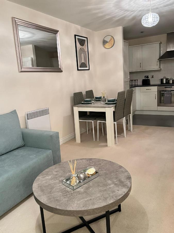 Stylish Luxe Apartment Harlow Dış mekan fotoğraf