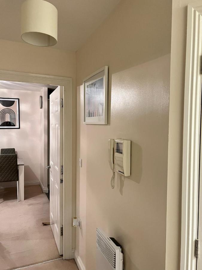 Stylish Luxe Apartment Harlow Dış mekan fotoğraf