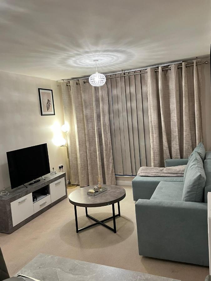Stylish Luxe Apartment Harlow Dış mekan fotoğraf