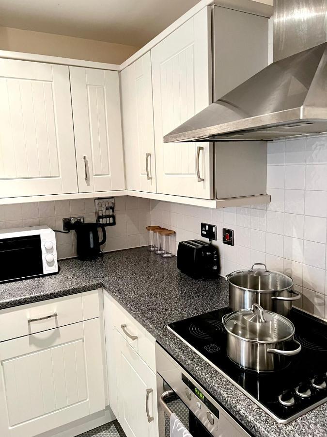 Stylish Luxe Apartment Harlow Dış mekan fotoğraf