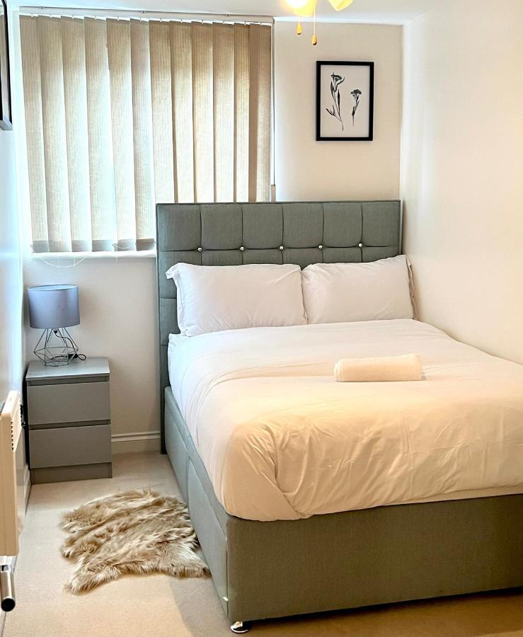Stylish Luxe Apartment Harlow Dış mekan fotoğraf