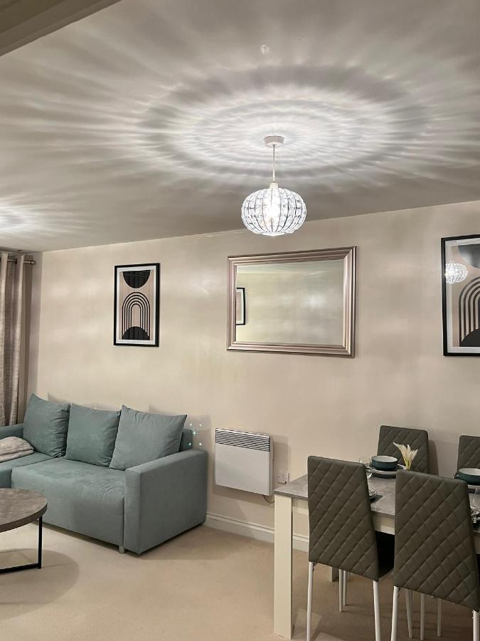 Stylish Luxe Apartment Harlow Dış mekan fotoğraf
