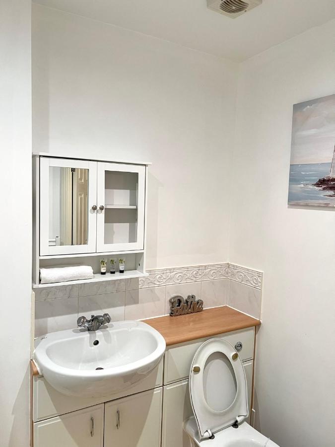 Stylish Luxe Apartment Harlow Dış mekan fotoğraf