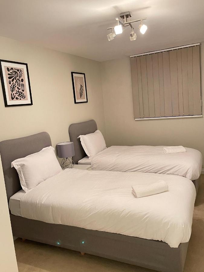 Stylish Luxe Apartment Harlow Dış mekan fotoğraf